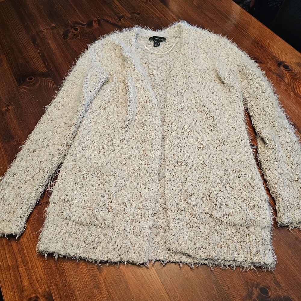 Womens beige cardigan. Size‎ 4